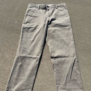Dockers Men's Light Gray Chinos